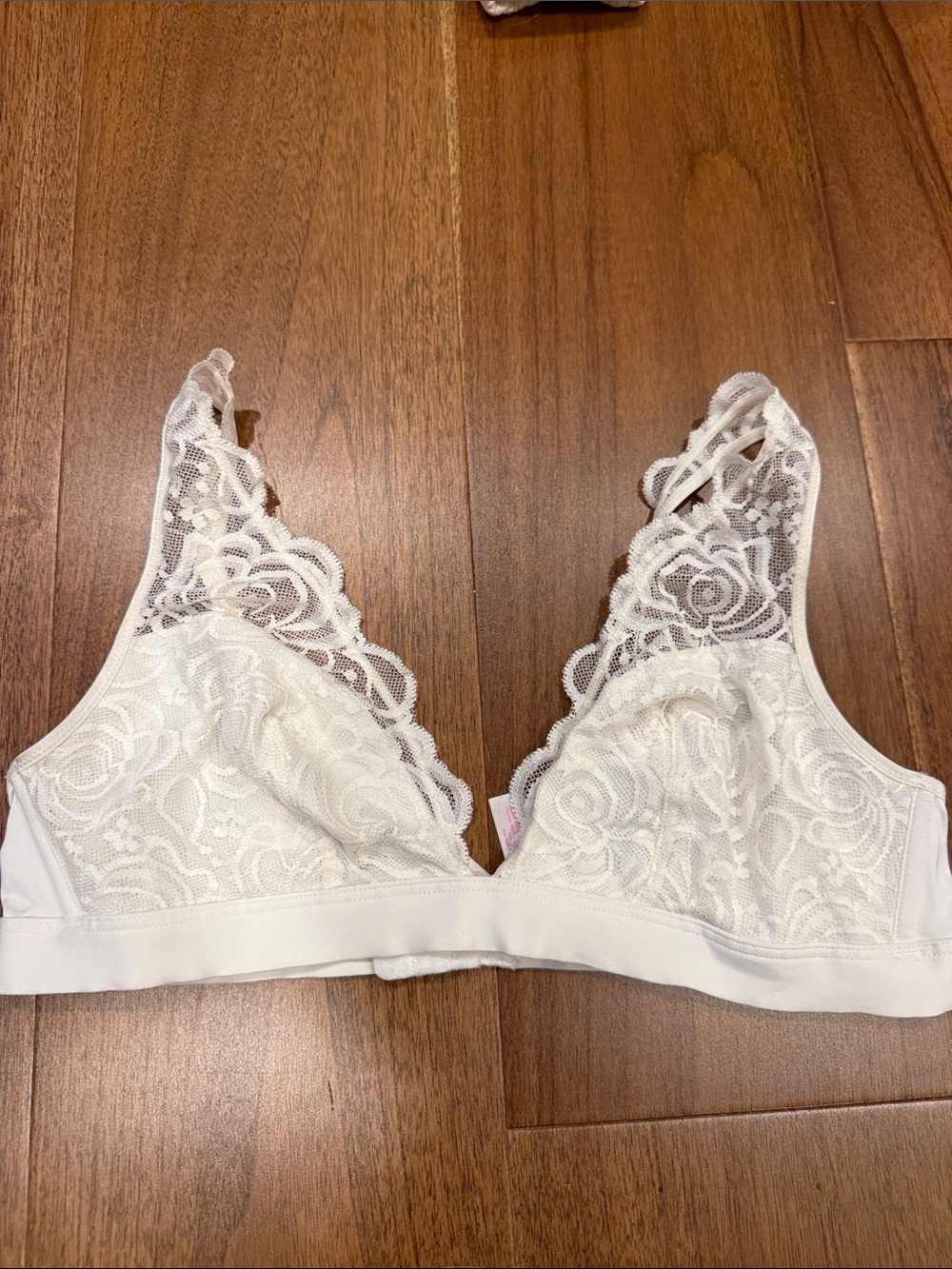 BOGO 🟢 Victoria's Secret White Lace Bralette with Floral Overlay